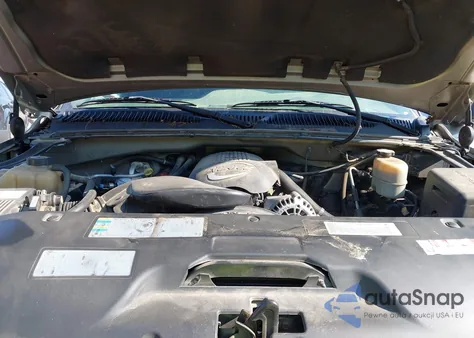 2002 Chevrolet Silverado 2500 Ls z USA, uszkodzony, nr VIN 1GCGK29U52Z141722